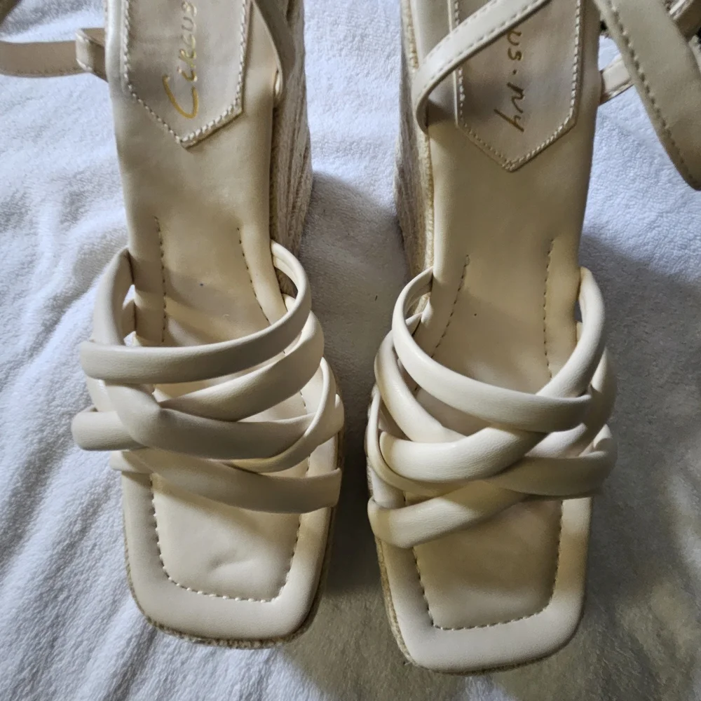 Circus by Sam Elderman Cream Wedge Sandals - Women - Size 10M - NWOT